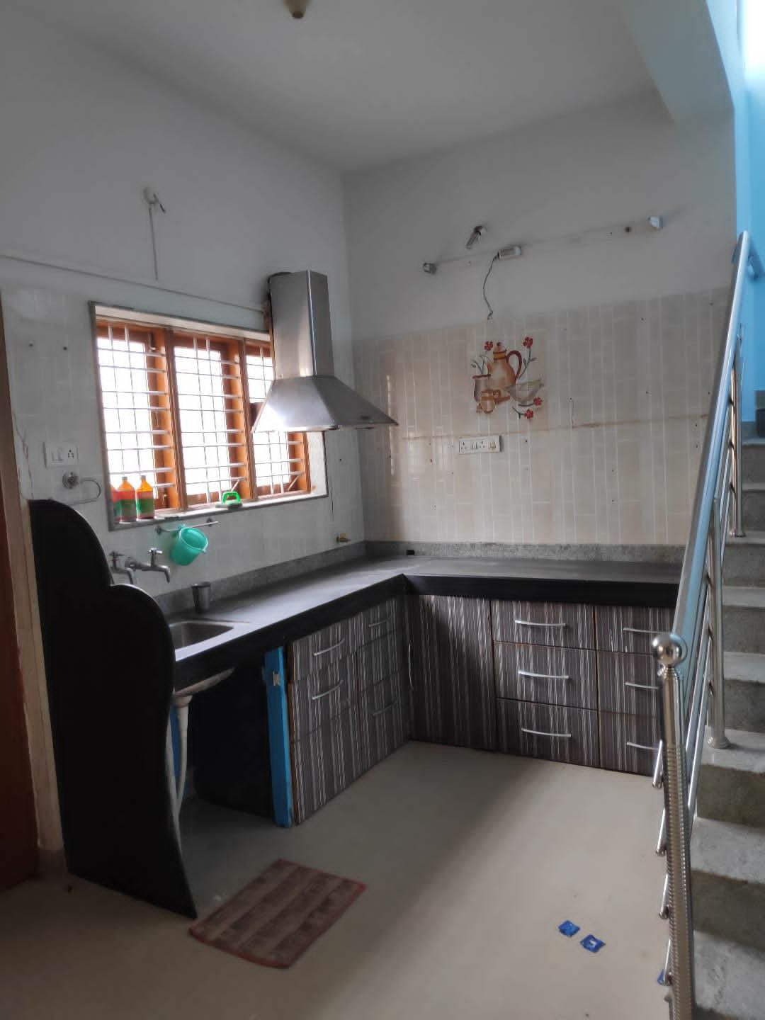 For Sale: Semi furnished 4bhk Duplex house located in Ramteerth Nagar last bus stop. 30x40