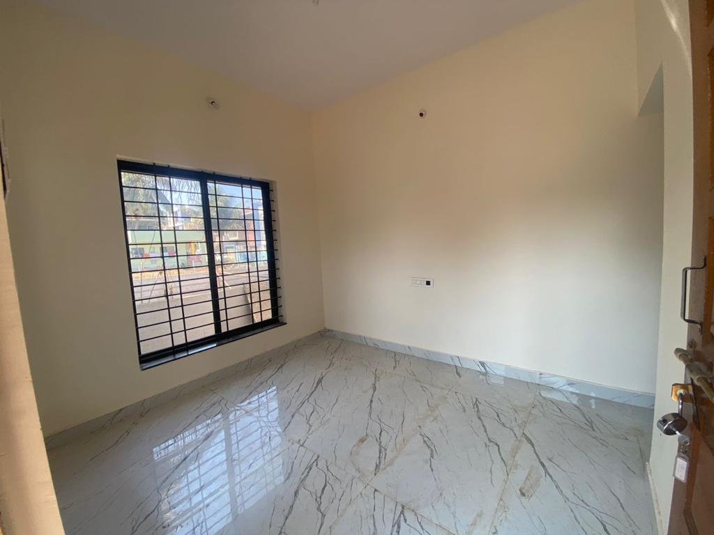 Well-Built and spacious 2 bhk house for sale in shahu nagar, belgaum. With 24 hr water supply and Gas Connection.