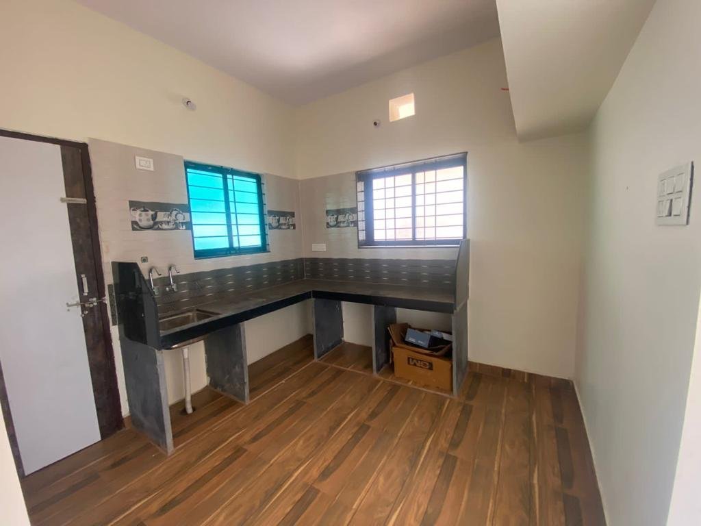 Well-Built and spacious 2 bhk house for sale in shahu nagar, belgaum. With 24 hr water supply and Gas Connection.