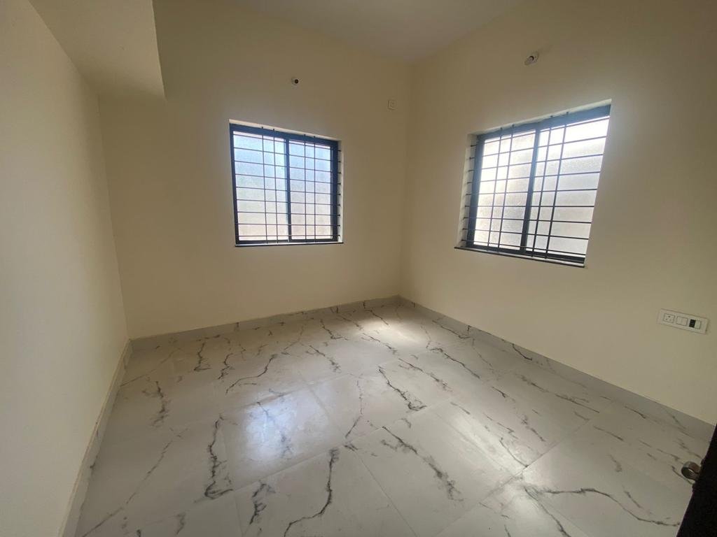 Well-Built and spacious 2 bhk house for sale in shahu nagar, belgaum. With 24 hr water supply and Gas Connection.